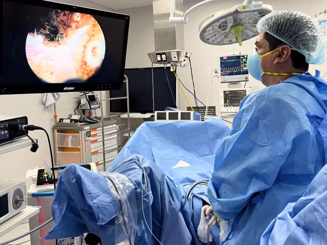 ¿Cuánto cuesta la enucleación láser de próstata en Perú y qué cubre la EPS?